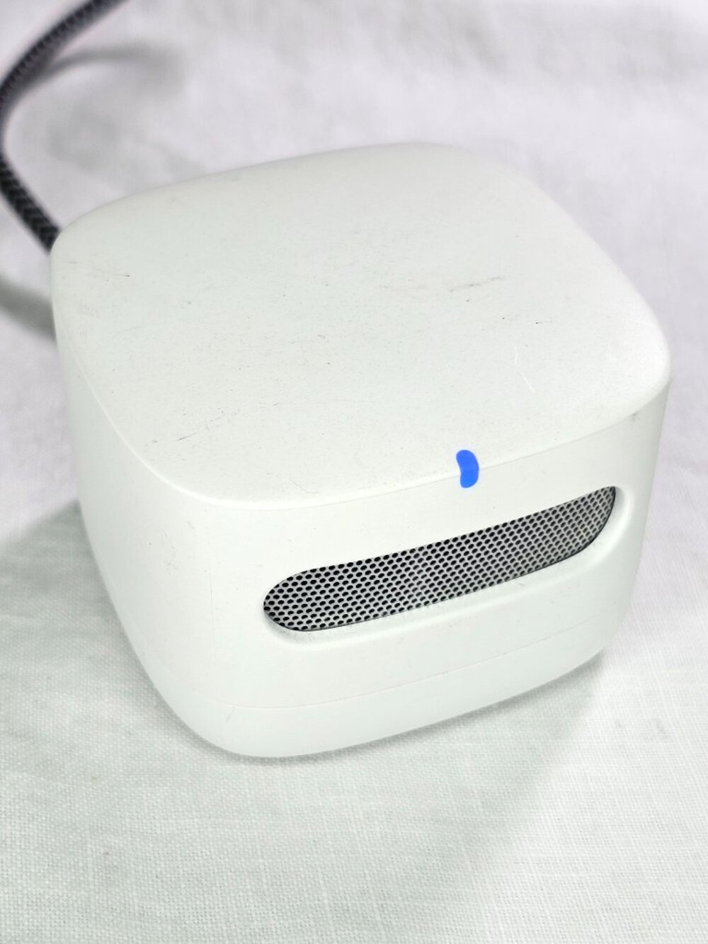 Amazon Smart Air Quality Monitor P3A7EN White